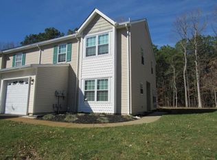 627 Woodbine Ln, Lakewood, NJ 08701