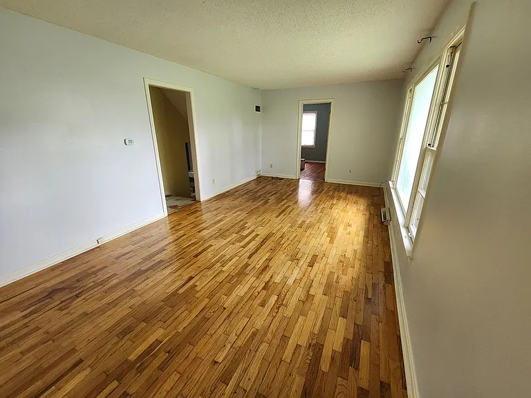 1812 SW Pembroke Ln — Photo 5