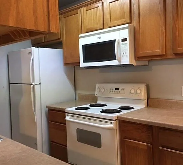 2511 W Oklahoma Ave — Photo 4