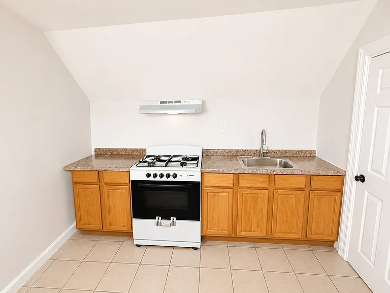 259 S 6th St #3 — Photo 2