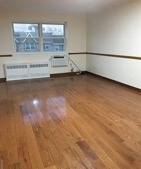 140-73 Burden Cres #3 — Photo 4