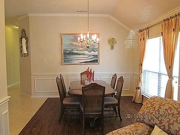 4th image of 6700 Glade Dr