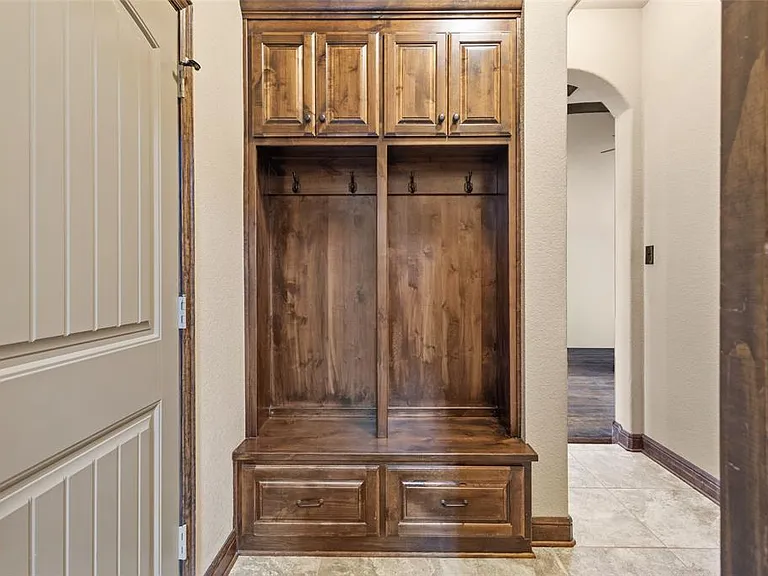 1317 Bluff Springs Dr — Photo 27