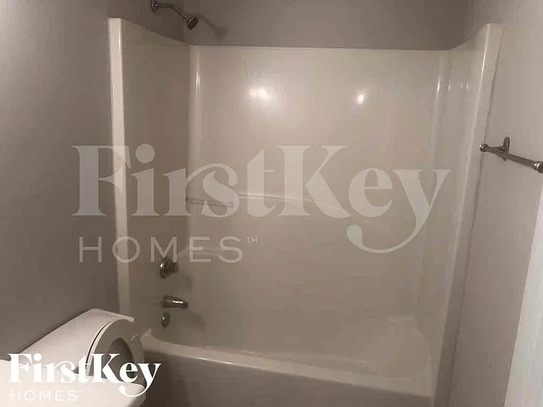 319 Hills Point Rd — Photo 9