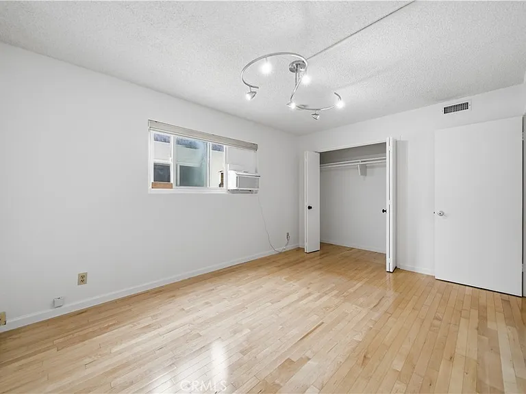 28 16th St — Photo 23