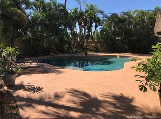 19195 SE Southgate Dr, Tequesta, FL 33469