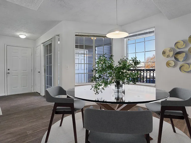 Parkgate Apartments — Photo 15