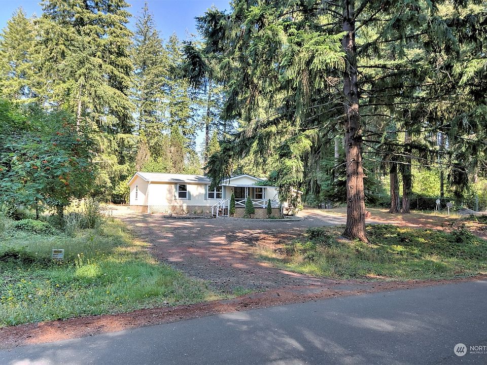 1st image of 421 SE Crescent Drive