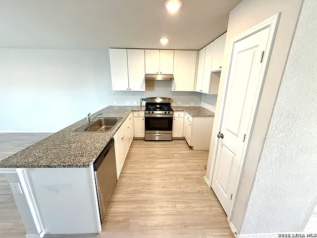 4 bed, 2.0 bath, 1627 sqft, $1,599 — Photo 3