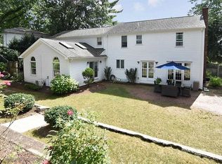 4 Baldwin Orchard Dr, Cranston, RI 02920