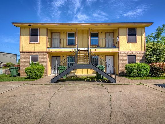 2nd image of 301 Kings Way Dr APT B