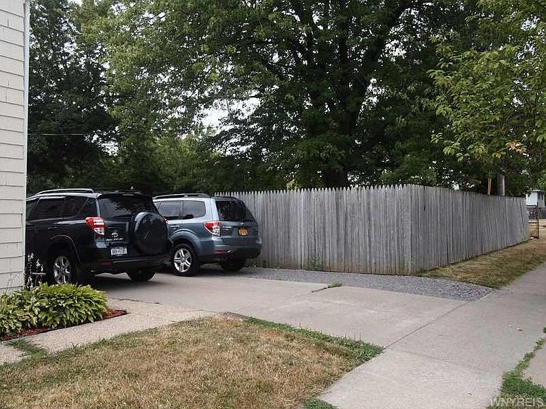 2nd image of 757 Highland Ave