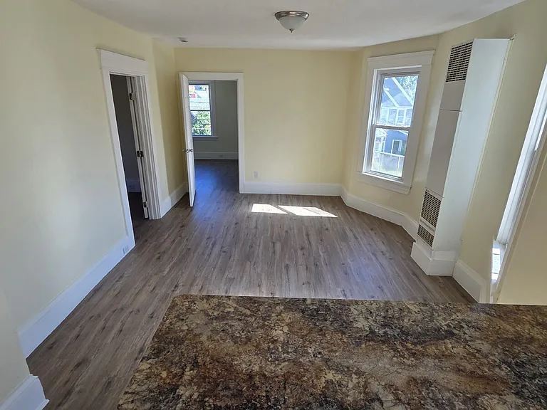 3217 Colburn Ave — Photo 9