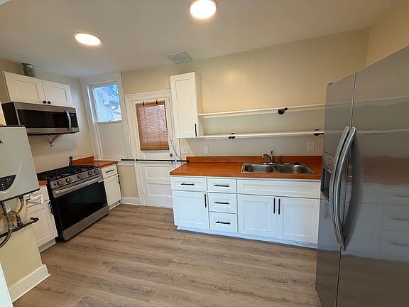 4th image of 403 Montclair Ave