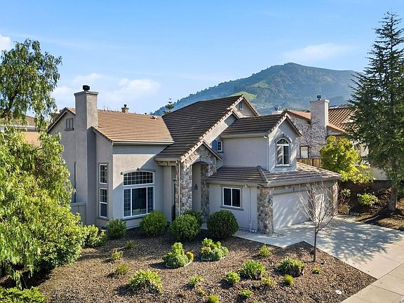 3rd image of 868 Deer Spring Cir