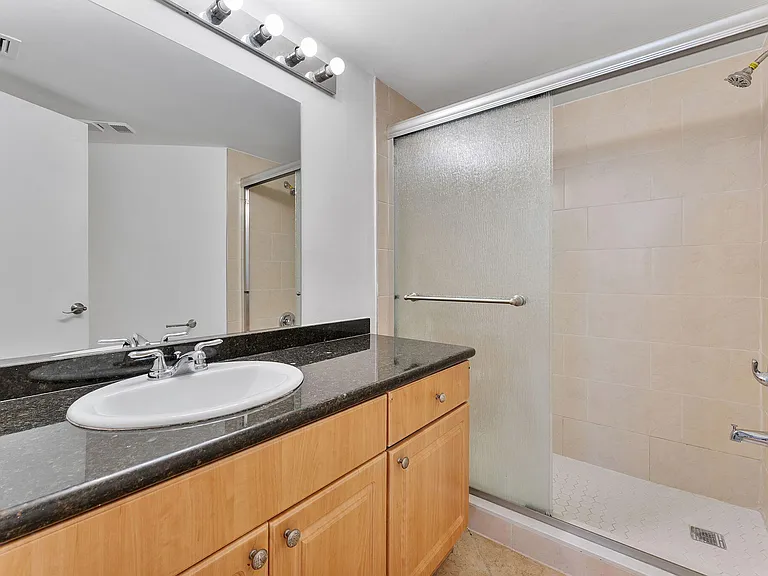 212 Lake Pointe Dr #302 — Photo 28