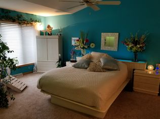 919 Bay View Cir, Mukwonago, WI 53149