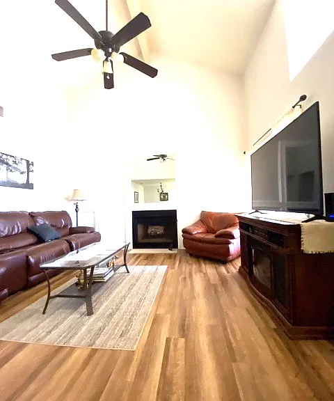373 Fantail Loop #B — Photo 3