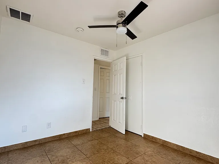 1809 S 7th Ave — Photo 7