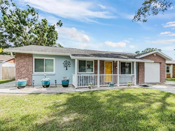 9056 108th Ave, Seminole, FL 33777