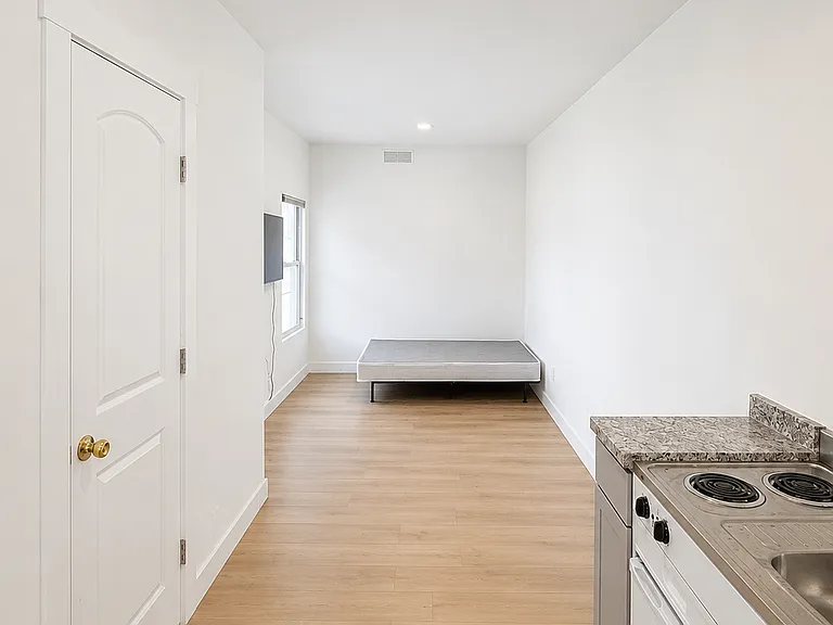 712 Nottingham Blvd #1 — Photo 2