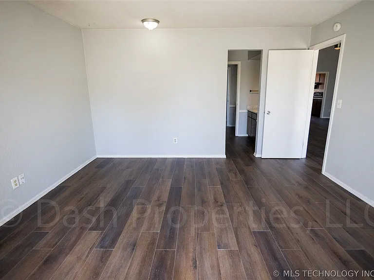 5104 S 75th East Ave — Photo 38