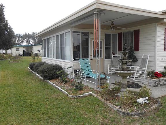 3rd image of 1022 Nell Way