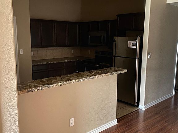 5th image of 1112 Grace Point Dr APT B