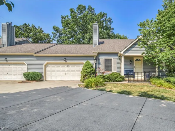 42 Pond Dr, Rocky River, OH 44116