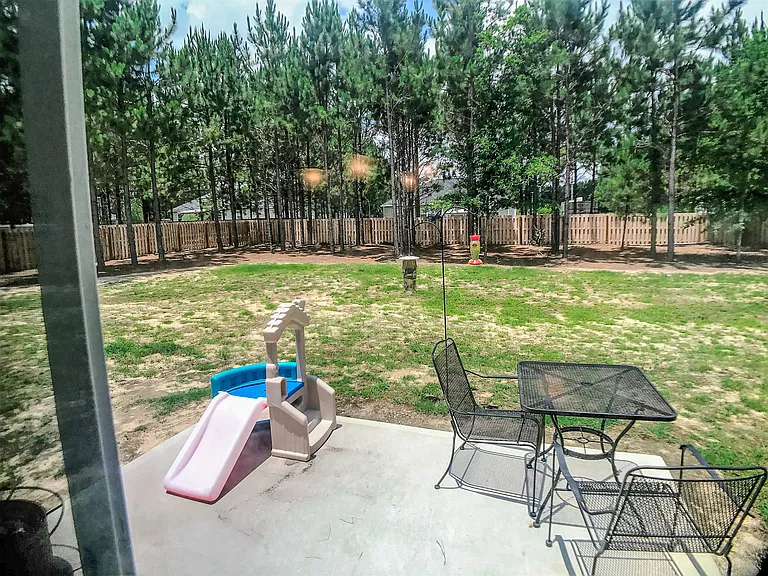 311 Tryon Pl — Photo 4