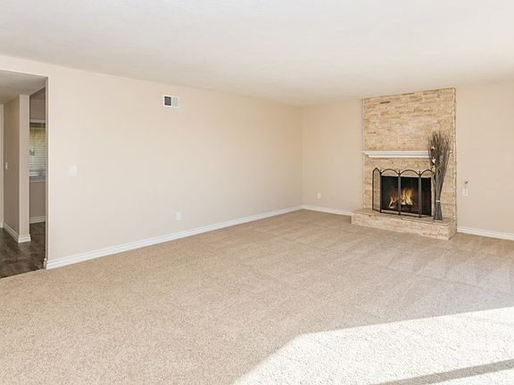 5th image of 6144 Arden Ave