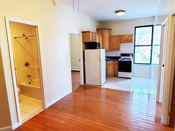 3rd image of 688 Union St #2A