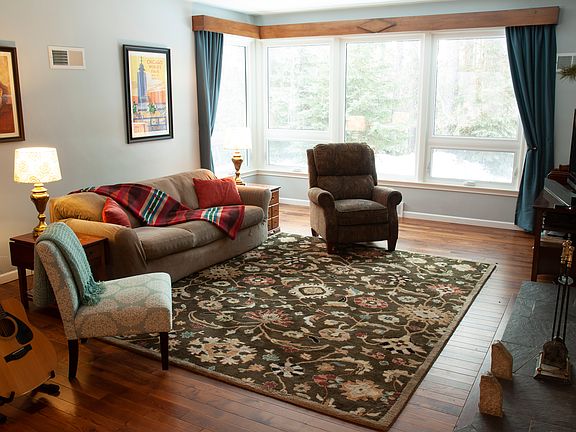 Large Living Room w/View