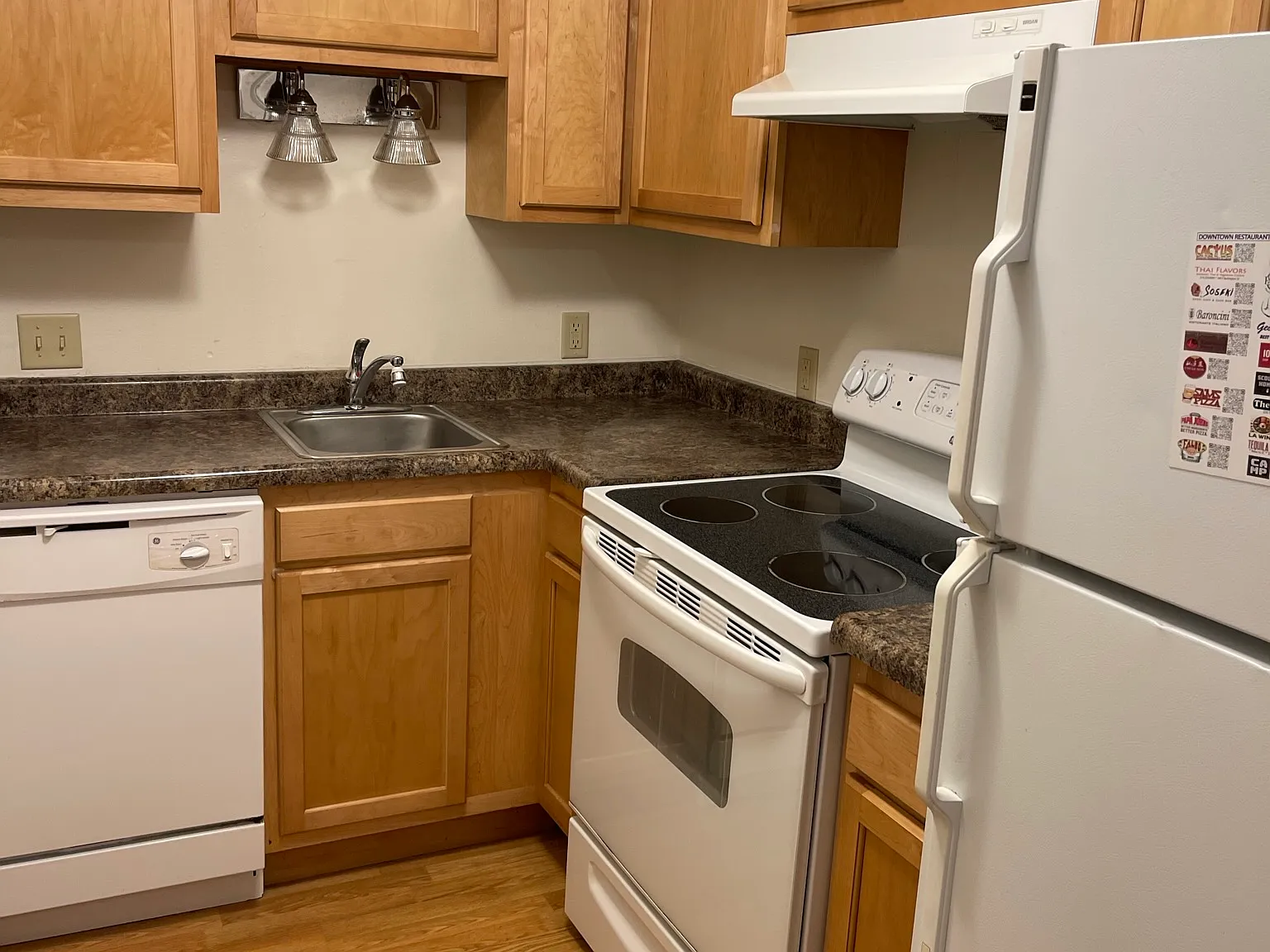 618 E Burlington St — Photo 2