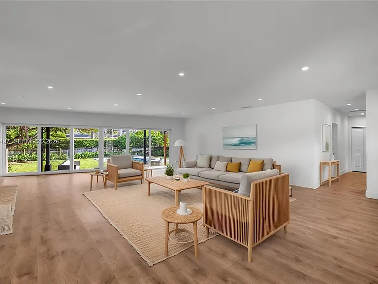 1411 NE 101st St — Photo 36