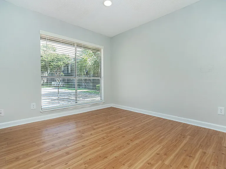 Galleria Flats Apartments — Photo 20