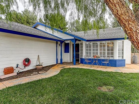 3rd image of 27932 Harwood Dr
