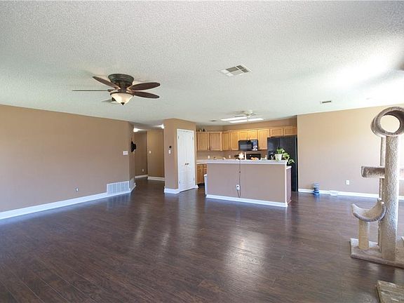 5th image of 1400 Ashley Dr