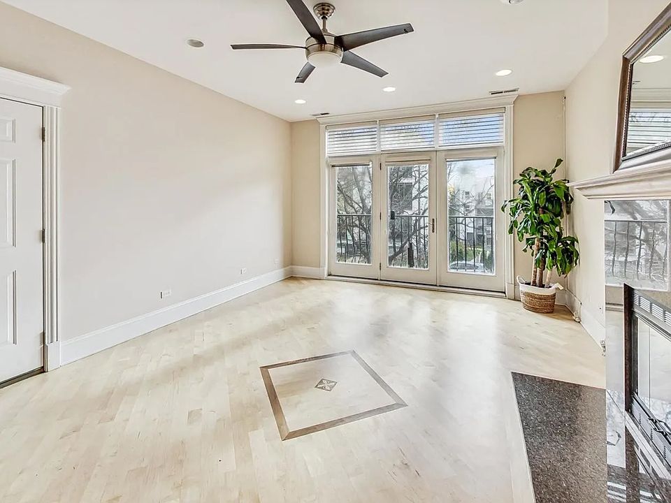 1st image of 1905 W Armitage Ave #3