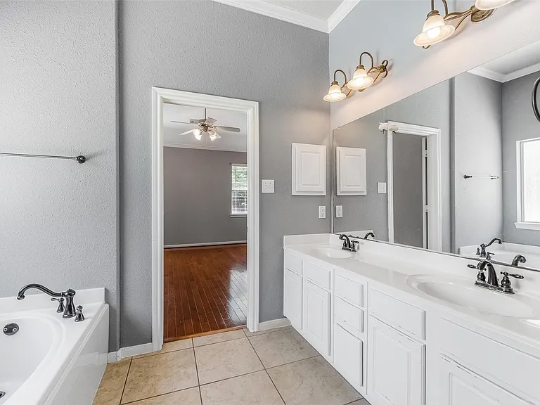 7 Ebony Oaks Pl — Photo 26