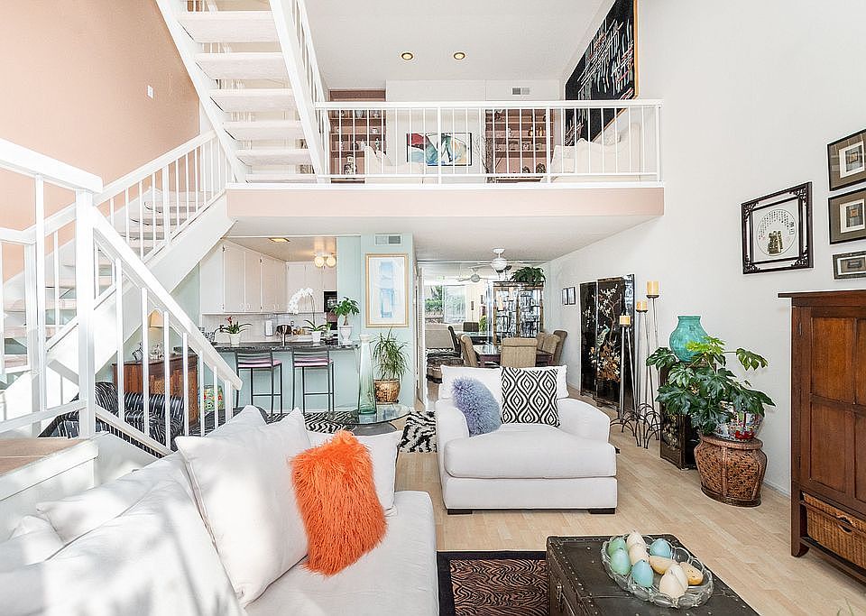 1st image of 984 Granville Ave #5