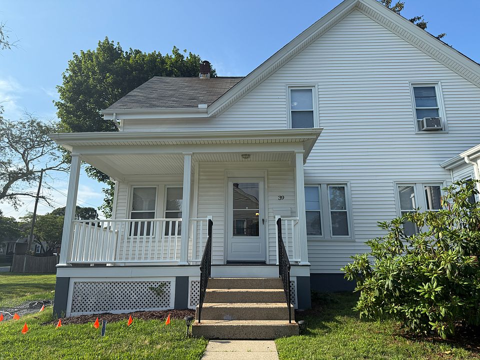 YOUR 2 STORY PRIVATE APARTMENT. 39 NORTH ST. HAS SEPARATE DRIVEWAY, PORCH, FRONT FOYER AND FRONT DOOR INTO YOUR HOUSE.