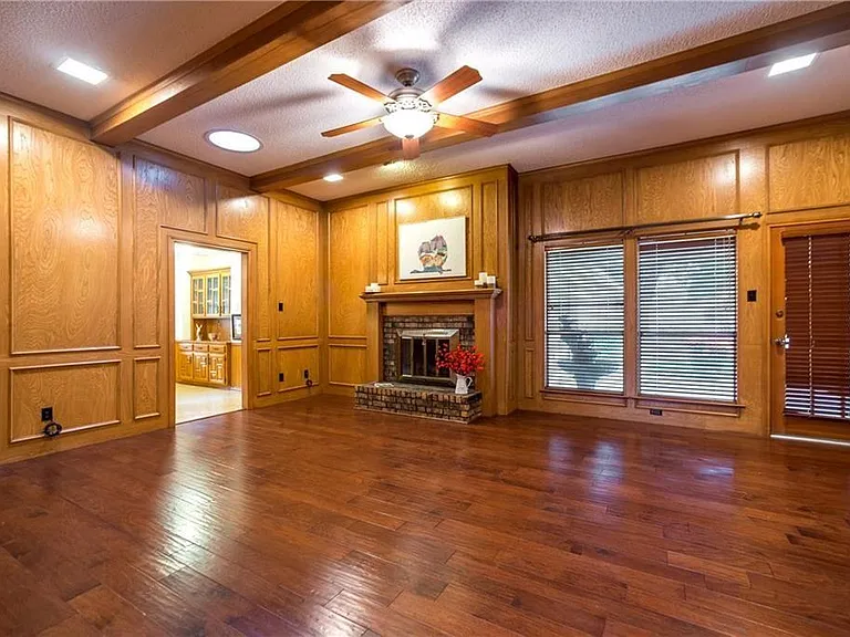 2738 Belmeade Dr — Photo 11