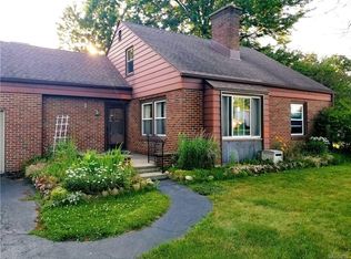 66 Heim Rd, Williamsville, NY 14221