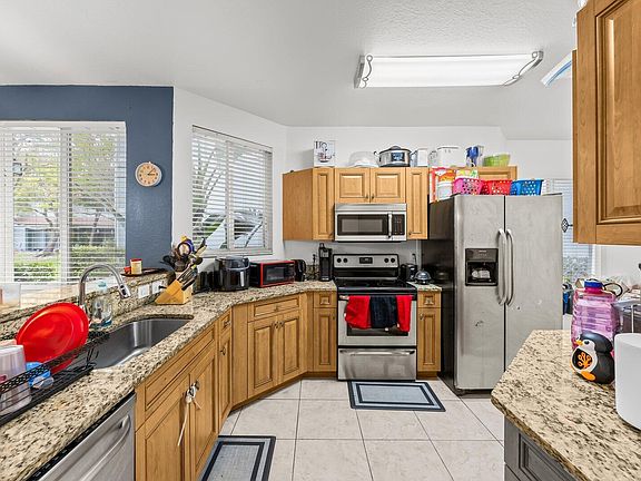 5th image of 1955 Alamanda Way