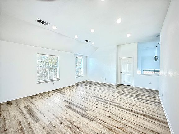 5th image of 605 Stansted Manor Dr