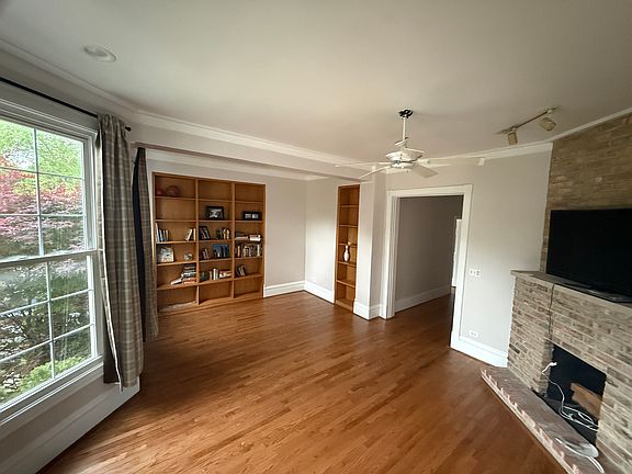 2nd image of 2111 W Wilson Ave #1