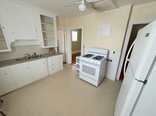 293 Sutton Ave FLOOR 2, East Providence, RI 02914