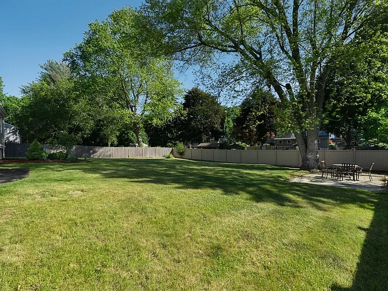 221 Totten Pond Rd — Photo 33