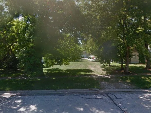 2924 Gilead Ave, Zion, IL 60099